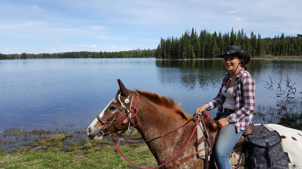 Wettstone Guest Ranch Acomodação com café da manhã Bridge Lake Exterior foto